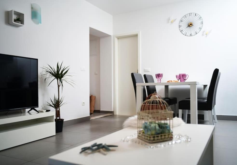 Wave N' Sea Apartment With A Private Pool Dubrovnik Exteriör bild
