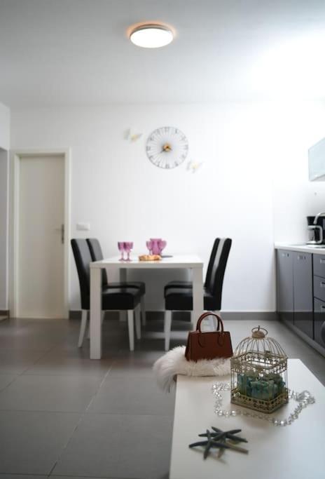 Wave N' Sea Apartment With A Private Pool Dubrovnik Exteriör bild