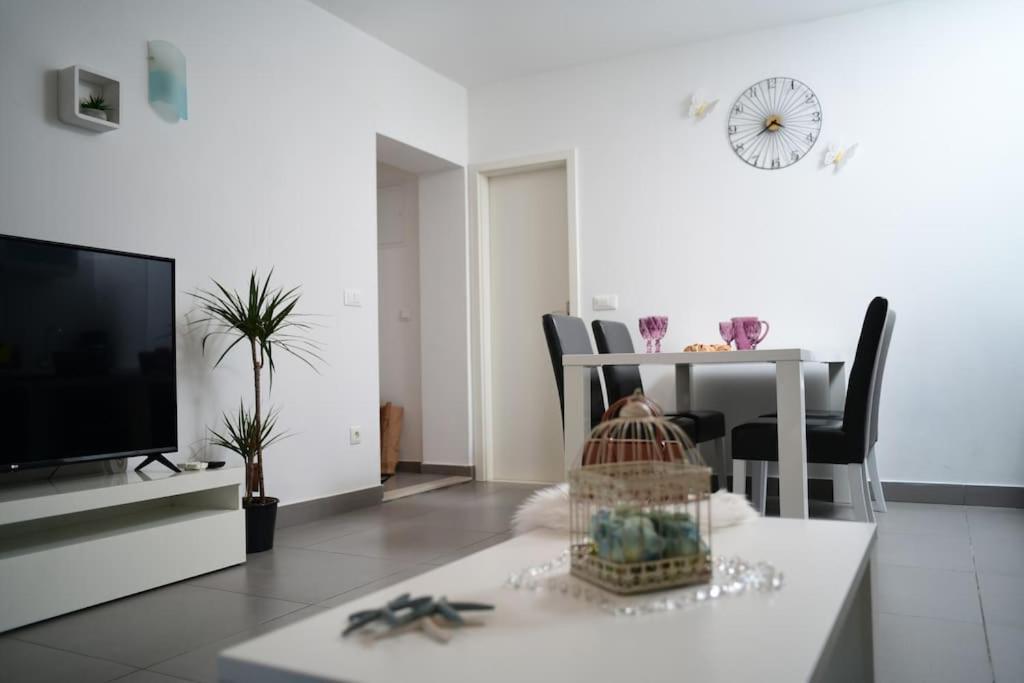 Wave N' Sea Apartment With A Private Pool Dubrovnik Exteriör bild